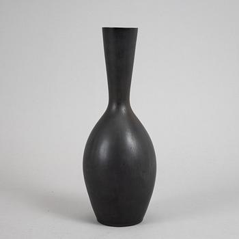 A stoneware vase by Carl-Harry Stålhane, Rörstrand.