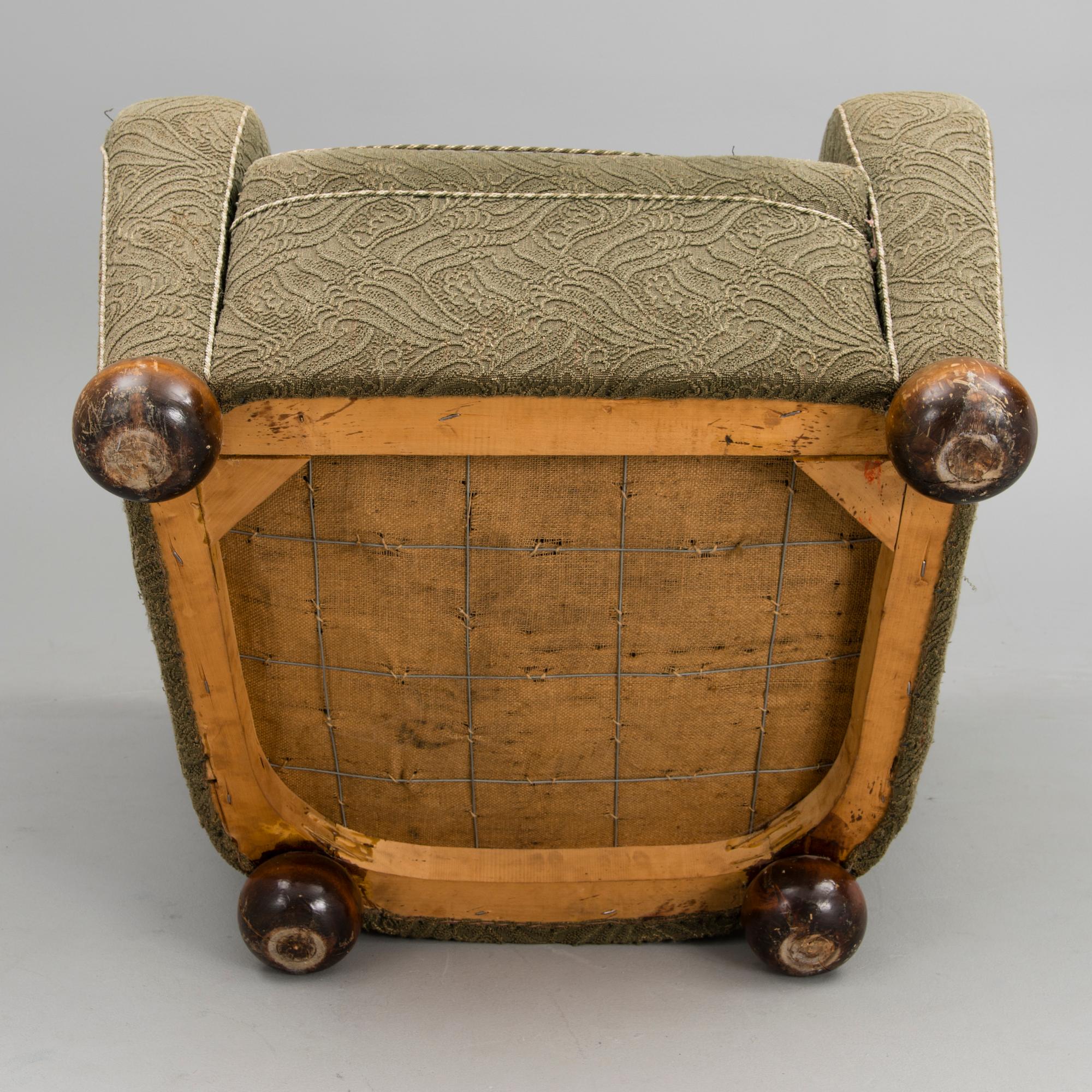 An 'Aulanko-model' armchair designed in 1939.