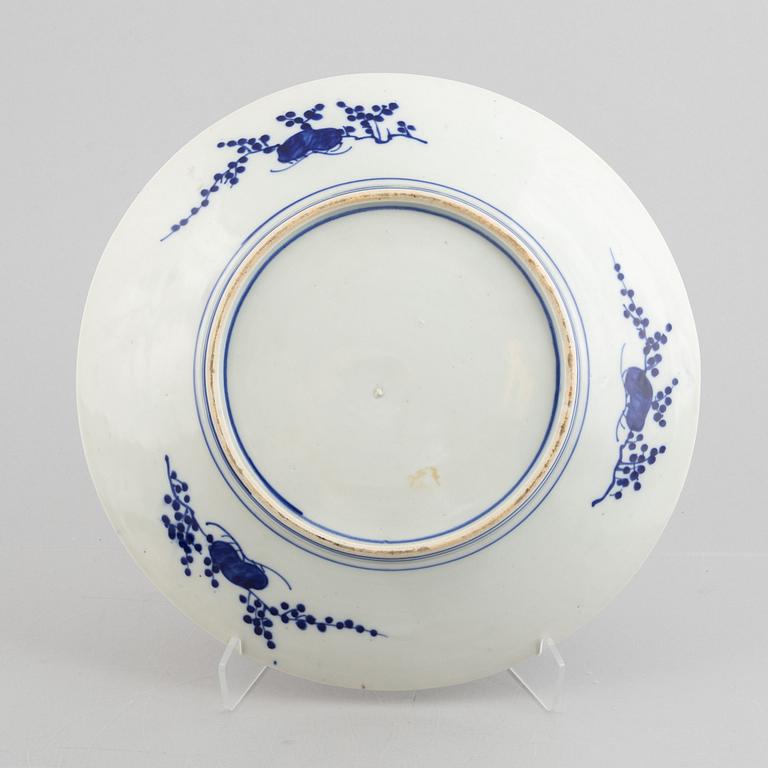 Two Japanese porcelain plates, early 20th centur.