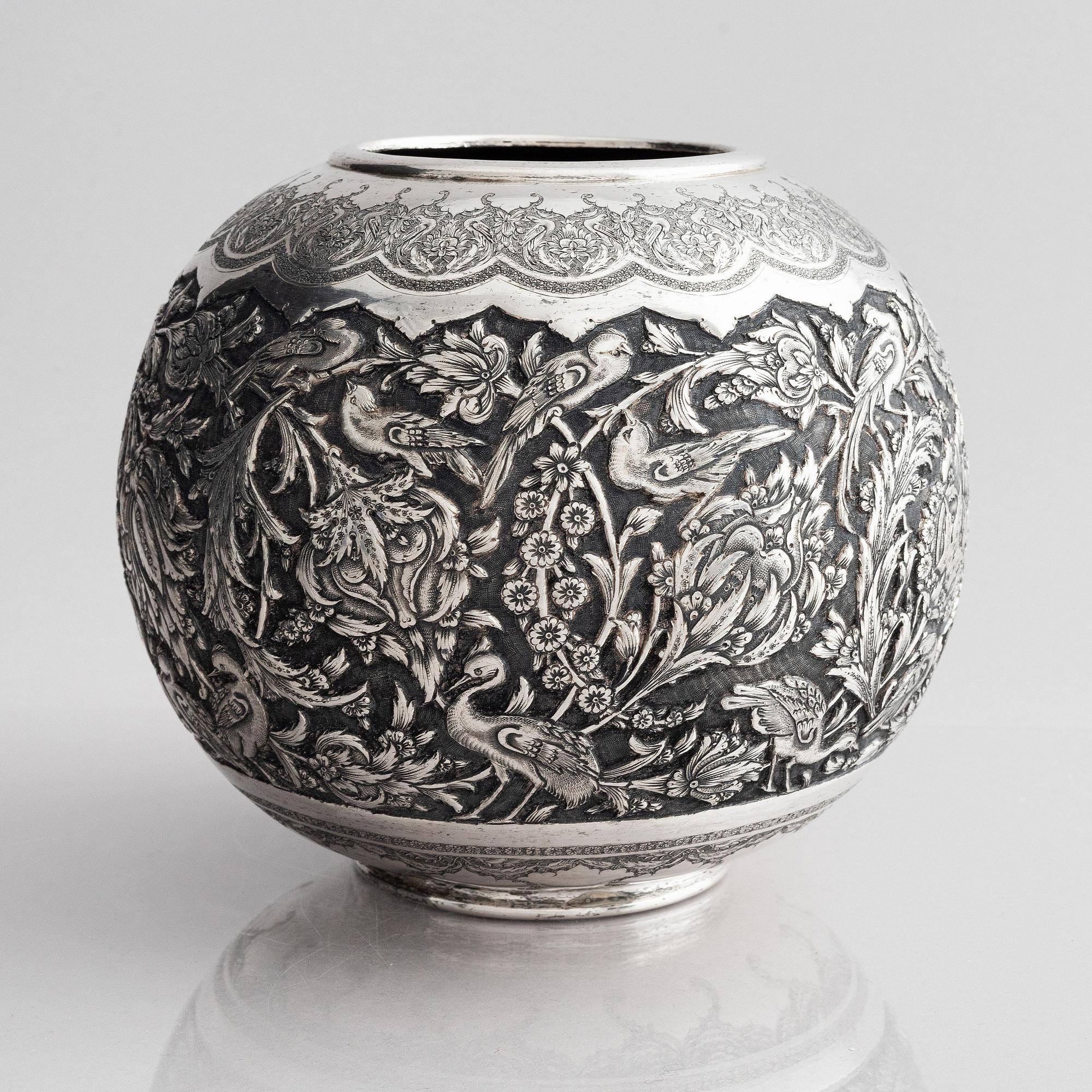 Vas, silver, Persien, 1900-talets första hälft.