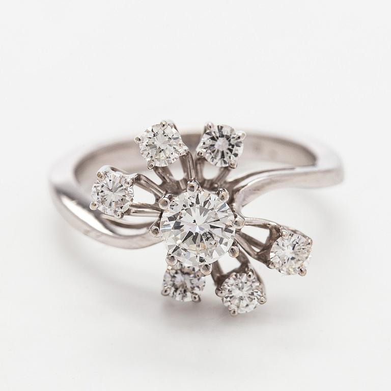Ring, brilliant cut diamonds, 18K white gold.