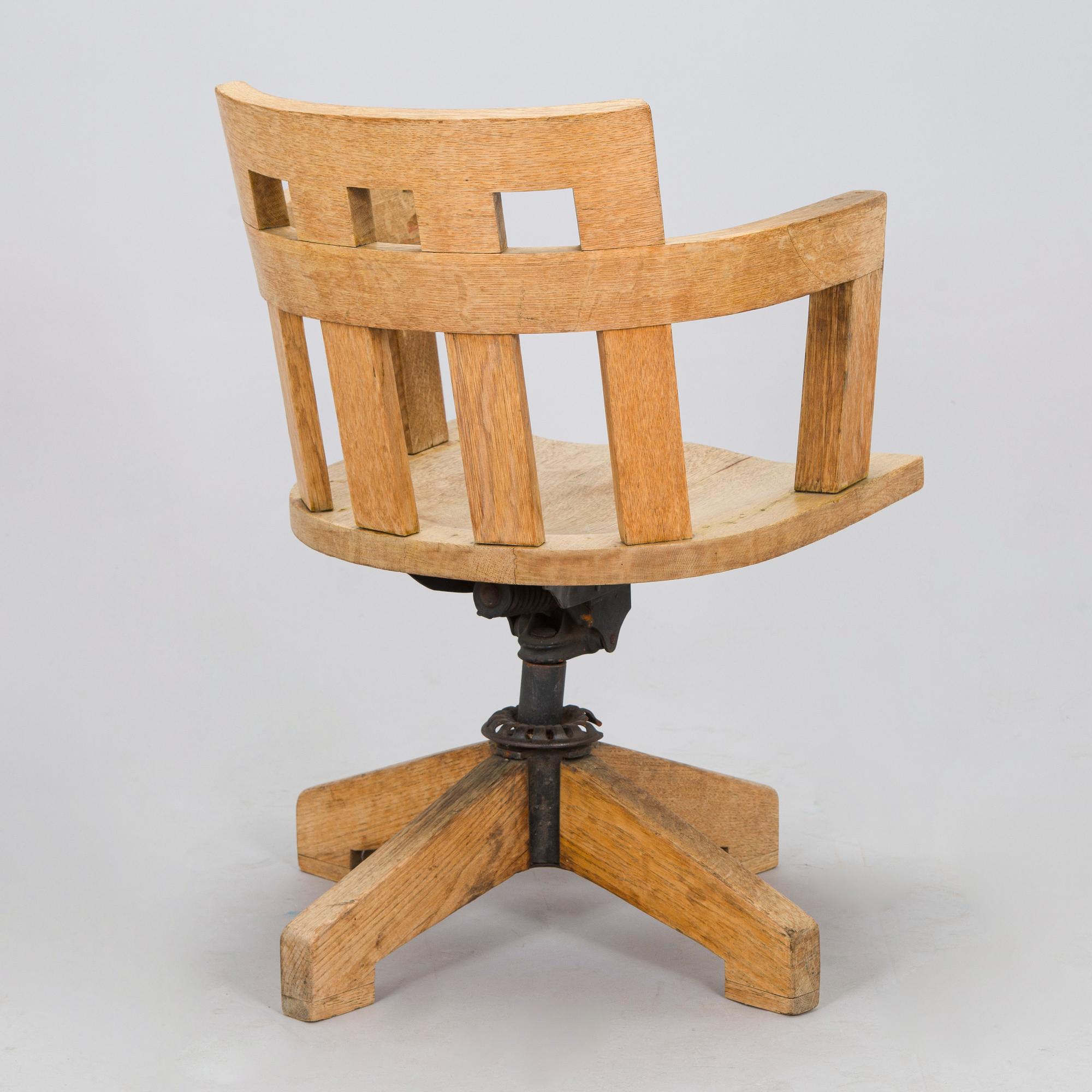 Skrivbordsstol, omkring 1900.