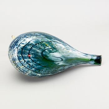 Oiva Toikka,  glass sculpture signed and numbered 852/2000 Nuutajärvi Finland.