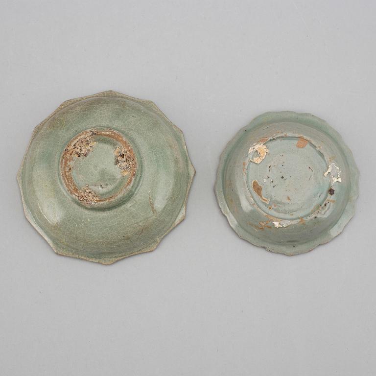 Two celadon glazed dishes, South East Asia, 17th/18th Century.