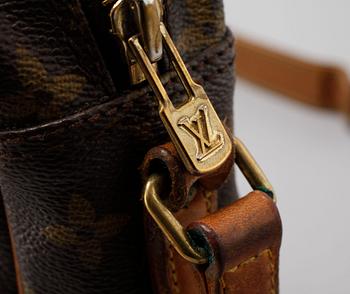 LOUIS VUITTON, "Trocadero", bag.