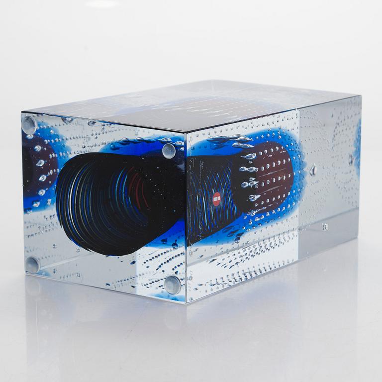 Oiva Toikka, a jubilee cube 'Kuin uni ja varjo' (Like a dream and a shadow), signed Oiva Toikka Nuutajärvi 2009 114/200.