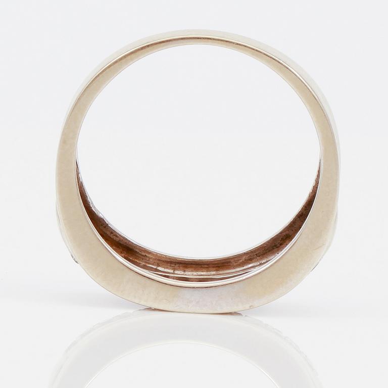 RING, diamanter, svenska stämplar.