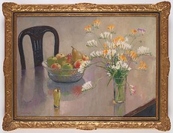 Olle Hjortzberg, Stilleben med blommor och frukter.