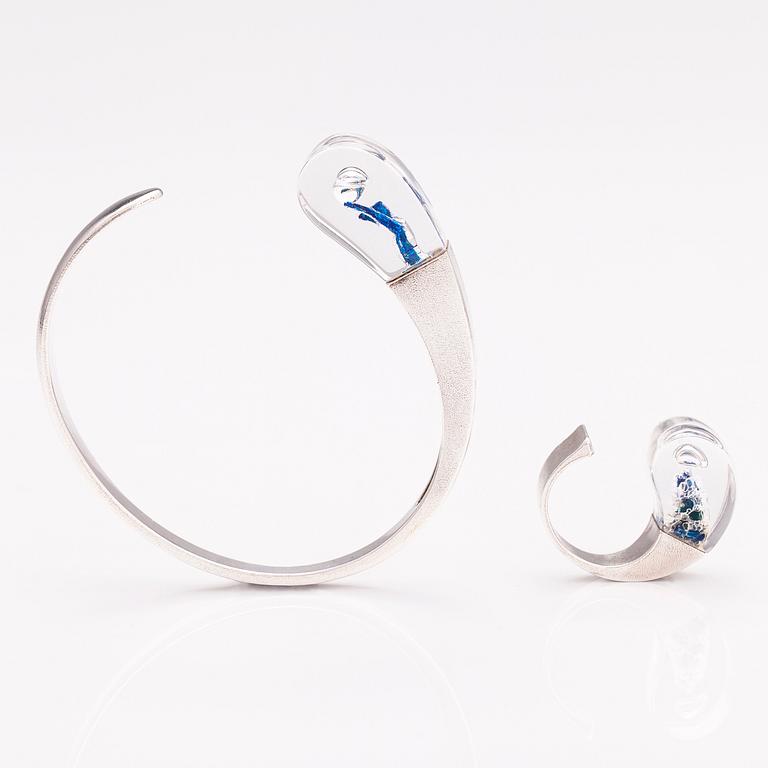 BJÖRN WECKSTRÖM, ARMBAND och RING "Mikroner", sterling silver och akryl. Lapponia 1974 och 1976.