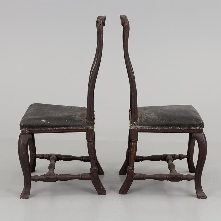 STOLAR, ett par snarlika, senbarock, 1700-tal.