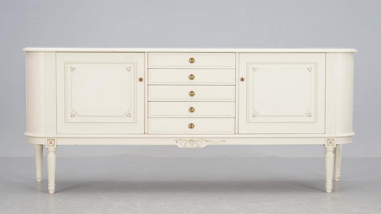 MATGRUPP, 8 delar, gustaviansk stil. 1900-talets andra hälft.