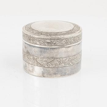 Toiletteset, fyra delar, silver. Japan, med mästarstämplar.