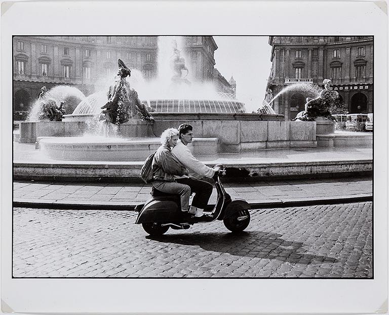 WALTER HIRSCH, photograph, signed on verso, vintage.