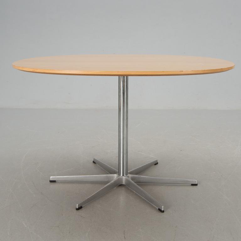 BORD, "Supercirkulär", Bruno Mathsson & Piet Hein, Fritz Hansen, 1990-tal.