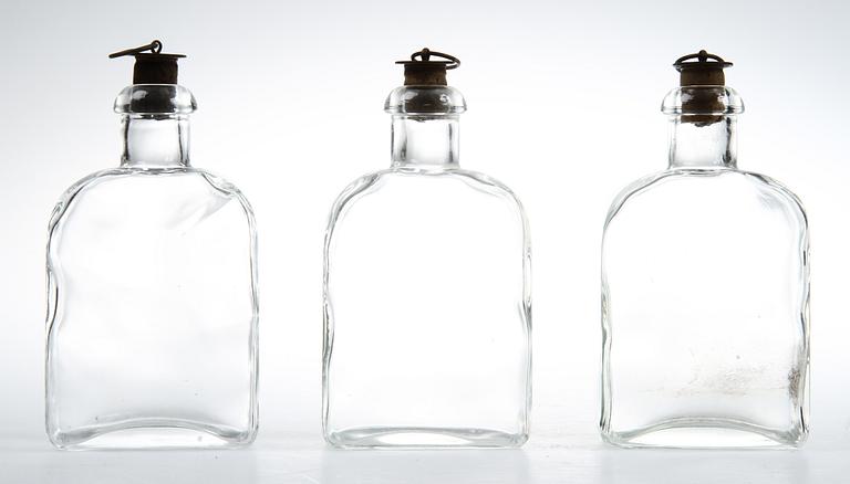 FLASKOR, 3 st, glas, 1800-tal.