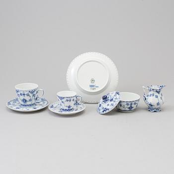 A porcelain service, 28 pcs,  "Musselmalet", Royal Copenhagen.