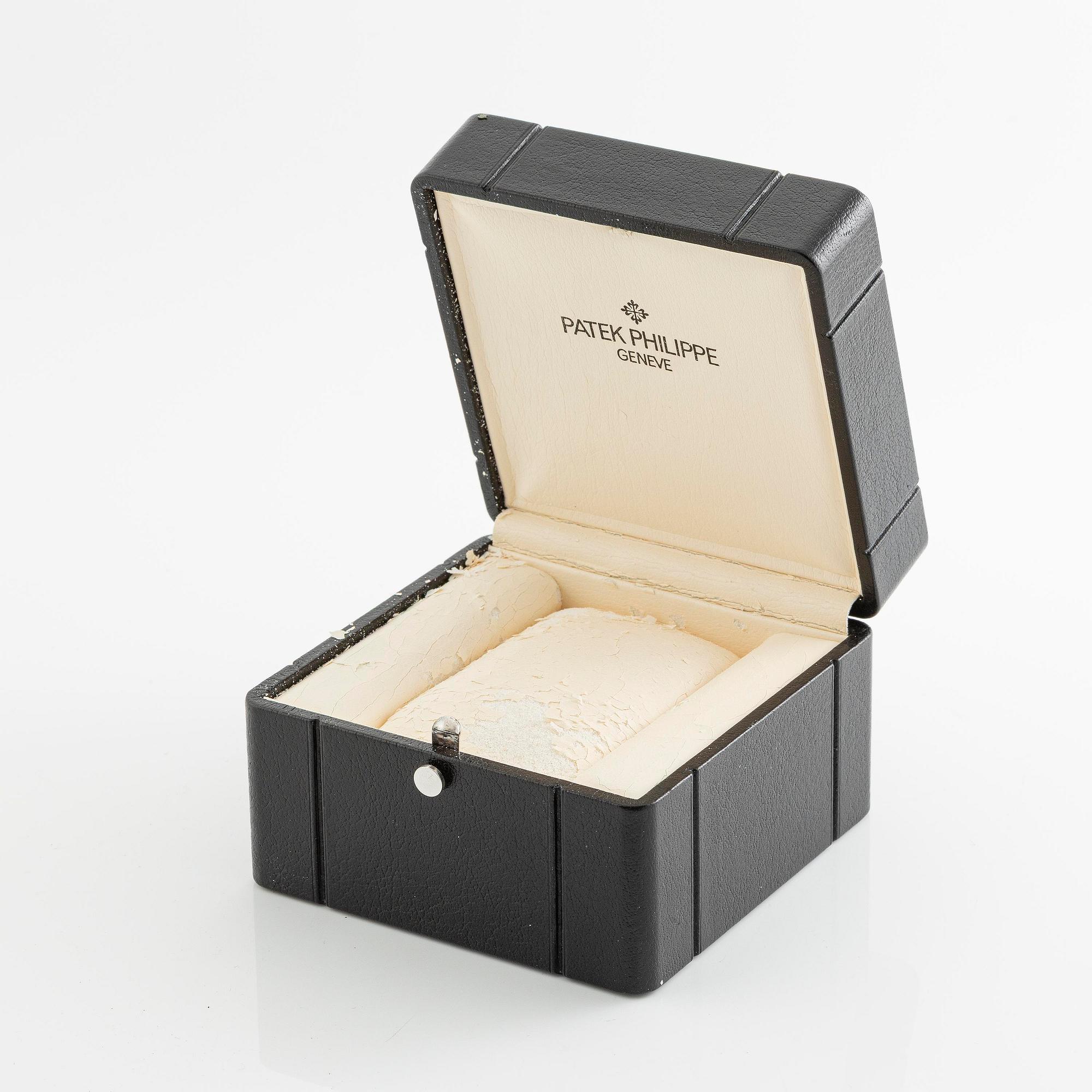 Patek Philippe, Aquanaut, "First generation", "Solid case back", "Nautilus-signed clasp", ca 1997.