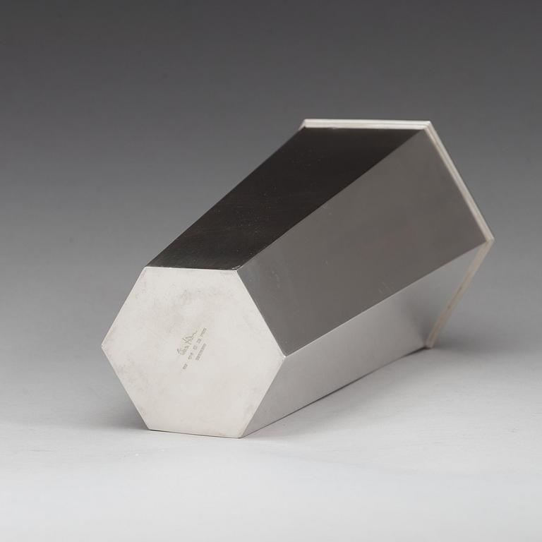 Wiwen Nilsson, a hexagonal sterling vase, Lund 1948.