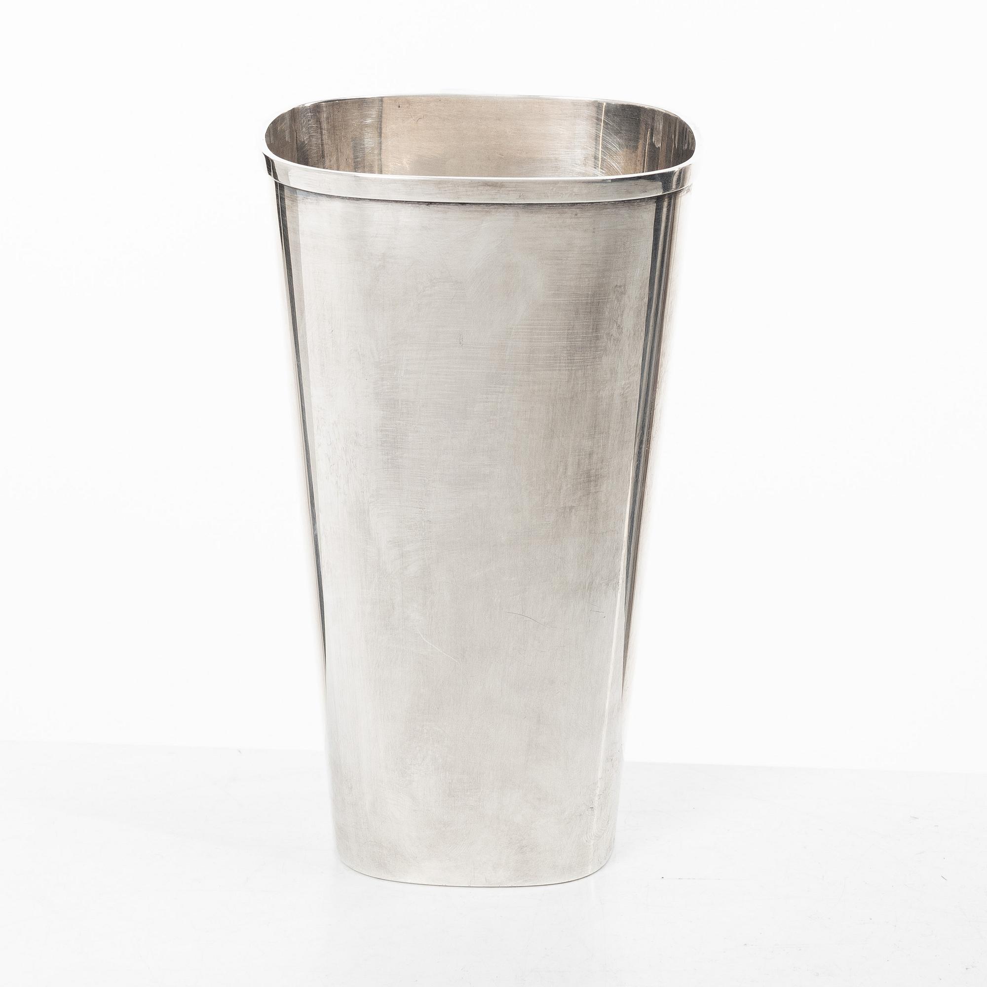 Eric Löfman, A silver beaker, KG Markström, Uppsala 1974.