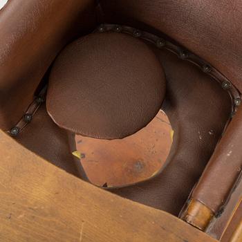 BARNSTOL 1900-talets första hälft.