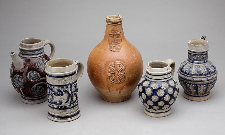 KRUS, 5 st, saltglaserat stengods, Tyskland, 1700/1800-tal.