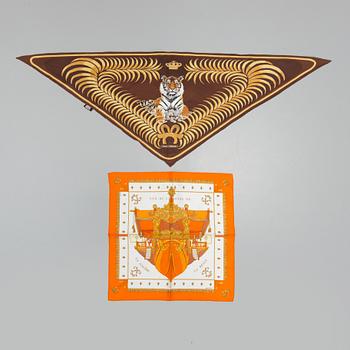 SCARVES, 2 st, "Vue Du Carosse de la Galère la Réale" samt "Tigre Royal", Hermès.