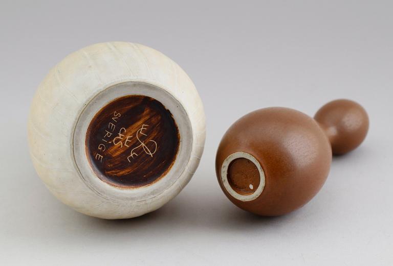 VASER, 2 st, stengods, Stig Lindberg och Carl Harry Stålhane, Gustavsberg och Rörstrand, 1900-talets mitt.