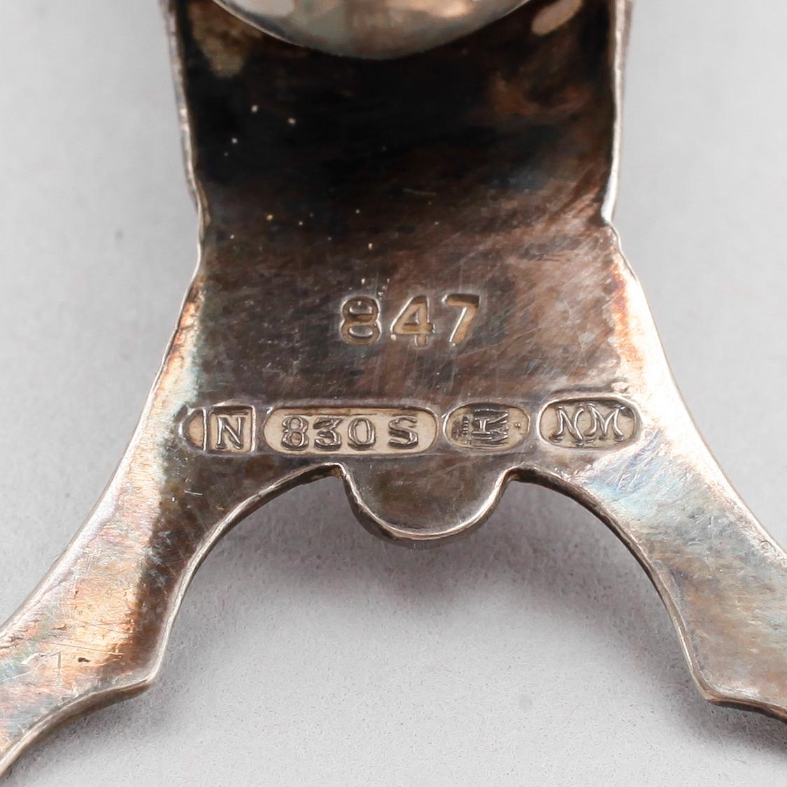 SALTSTRÖARE, 7 st (5+2), silver, 1900-talets första hälft.