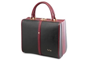 ASUSTELAUKKU, Pierre Cardin.