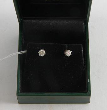 ÖRHÄNGEN, ett par, briljanter á 0,10ct.
