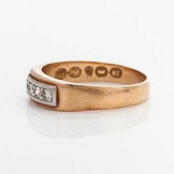 Ring, brilliant cut diamonds, 18K gold, Westerback, Helsinki 1970.