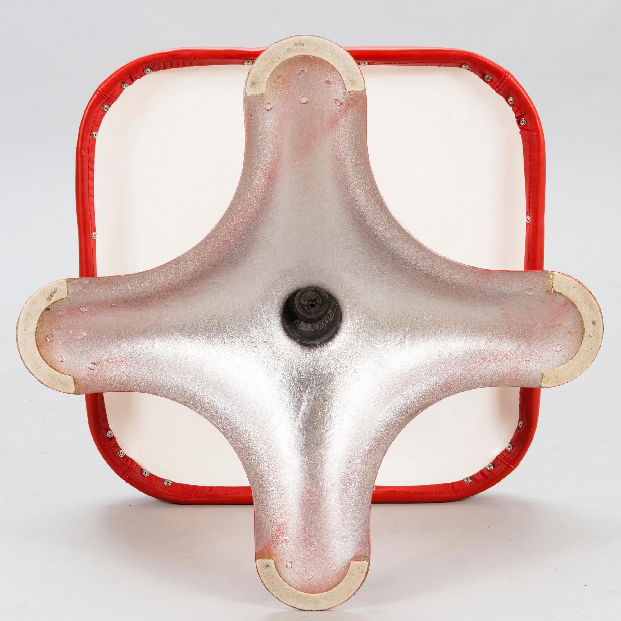 YRJÖ KUKKAPURO, nojatuoli ja rahi, "Karuselli" Haimi, 1970-luku.