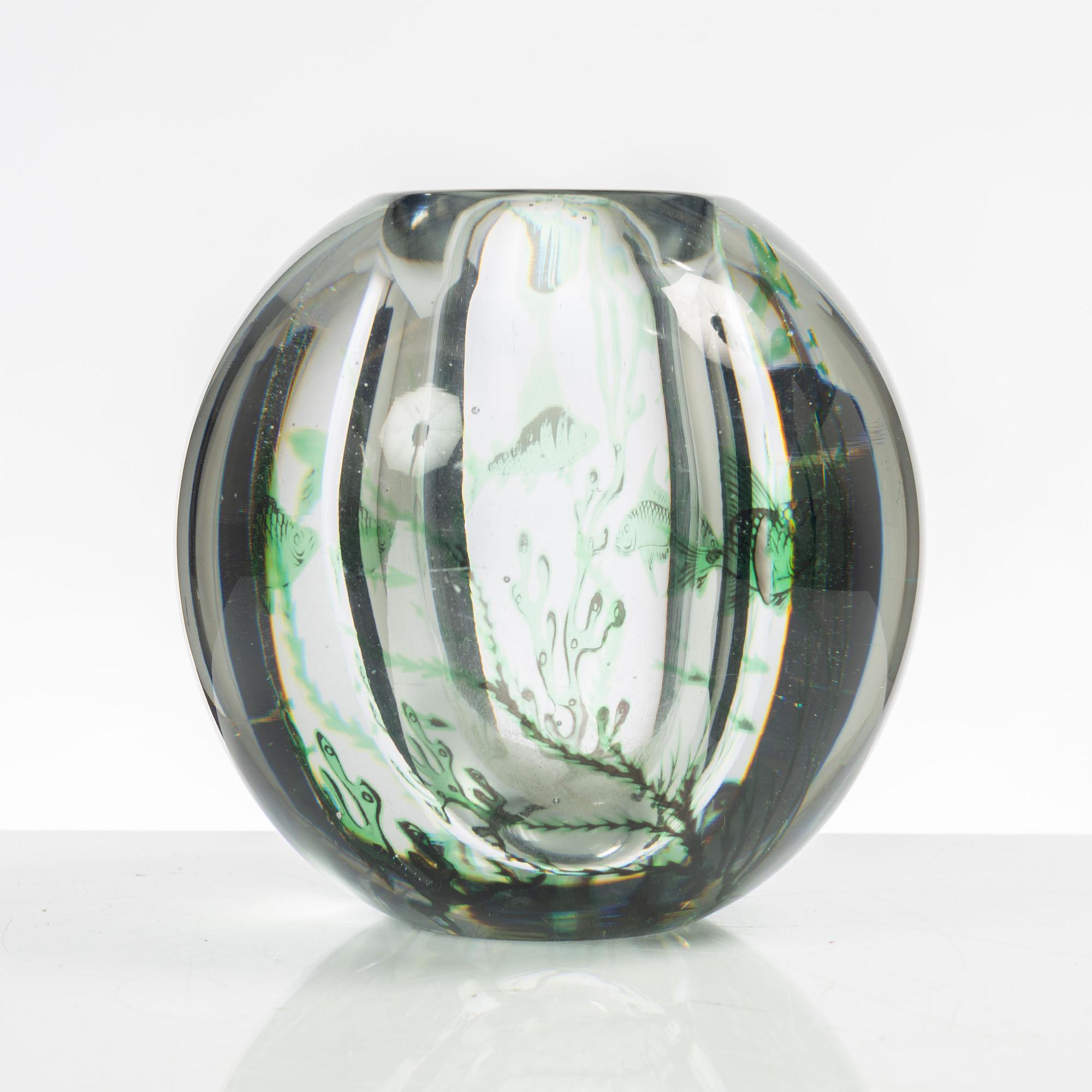 Edward Hald, vase, "Fish Grail", Orrefors, Sweden, 1944.