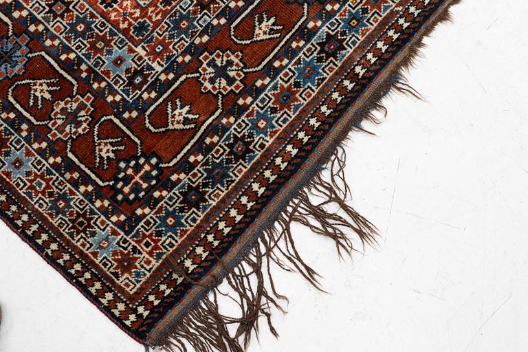 A carpet, Qashkai 'Shekarlou', approx. 310 x 227 cm.