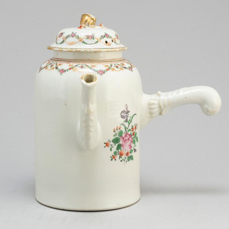 A famille rose export porcelain chocolate pot with cover, Qing dynasty, Qianlong (1736-95).