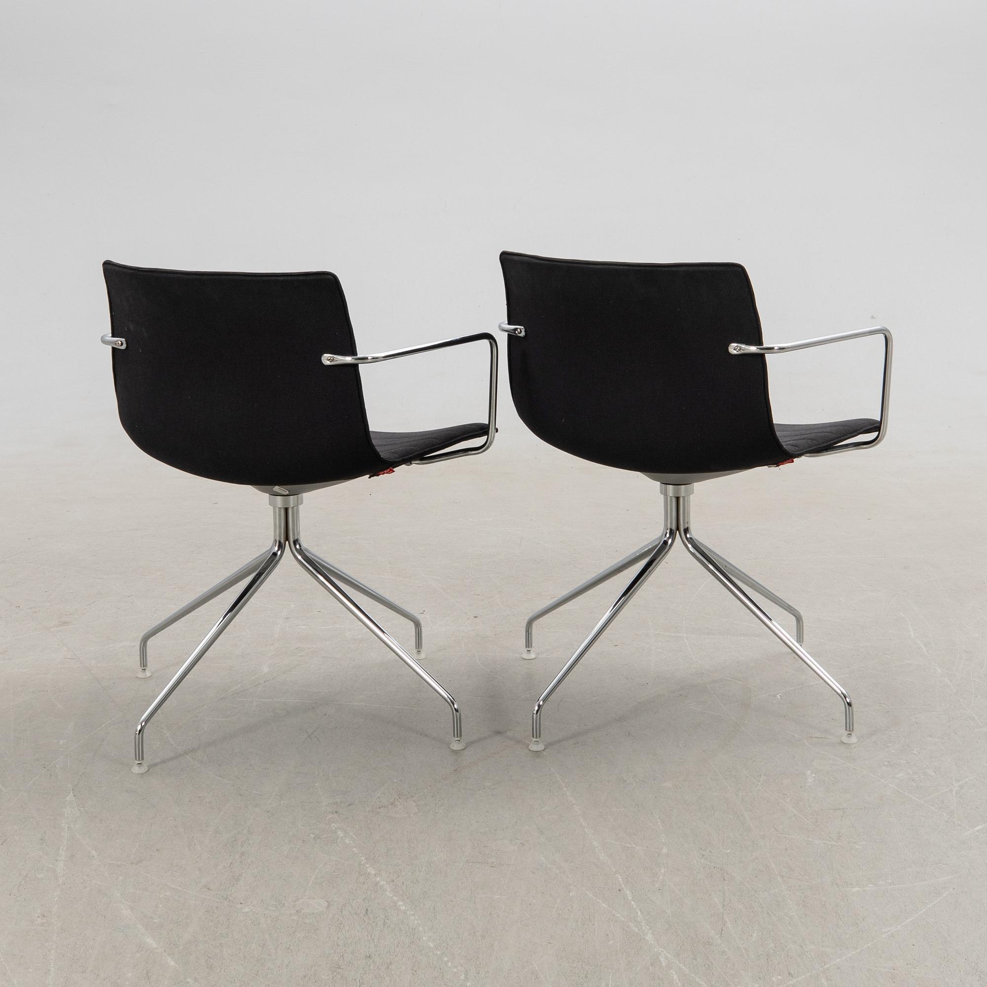 Lievore Altherr Molina, karmsstolar, ett par, "Catifa", Arper, Italien.