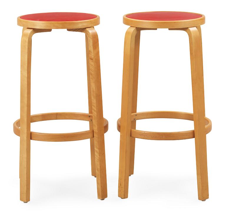 A pair of Alvar Aalto birch barstools, Svenska AB Artek Hedemora, 1946-56.