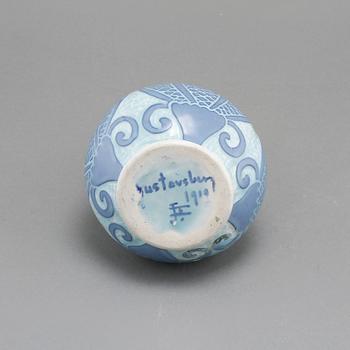 VAS, stengods, Josef Ekberg, Gustafsberg, signerad och daterad 1919?.