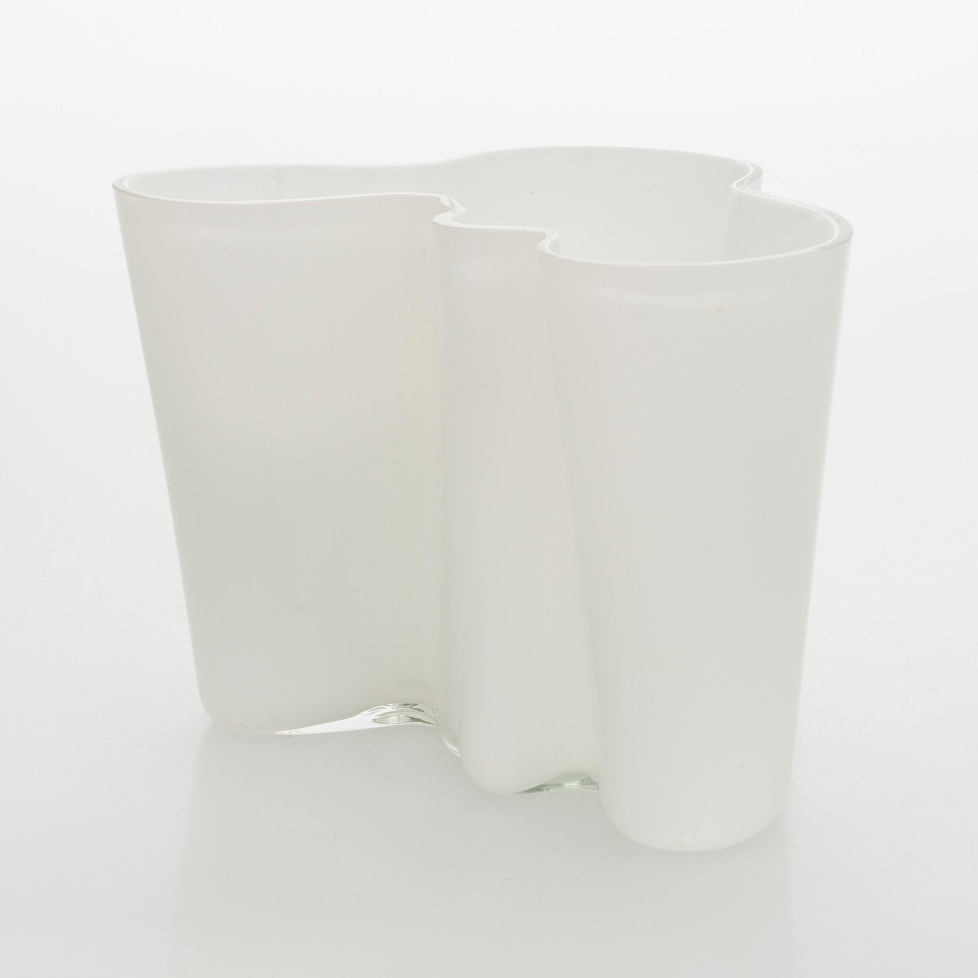 Alvar Aalto, maljakko "3030", Iittala, signeerattu Alvar Aalto - 3030, 1950-luku.