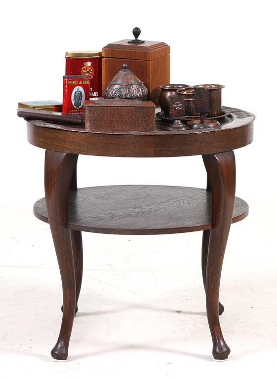 RÖKBORD med tillbehör. 1900-tal.