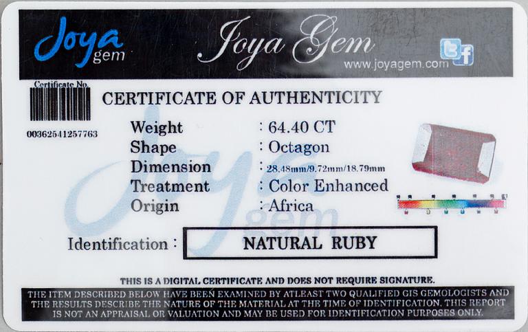 RUBIN, röd, kvadratisk fasetterad, ca 64.40 ct.