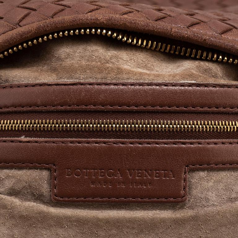BOTTEGA VENETA, a 'Veneta' bag.