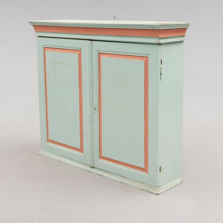 ÖVERSKÅP, allmoge, 1800-talets andra hälft.