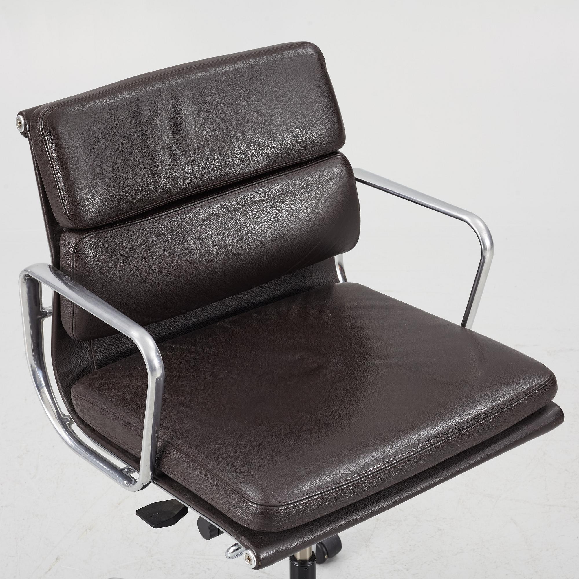 Charles & Ray Eames, kontorsstol, "Soft Pad Chair EA217", Vitra.