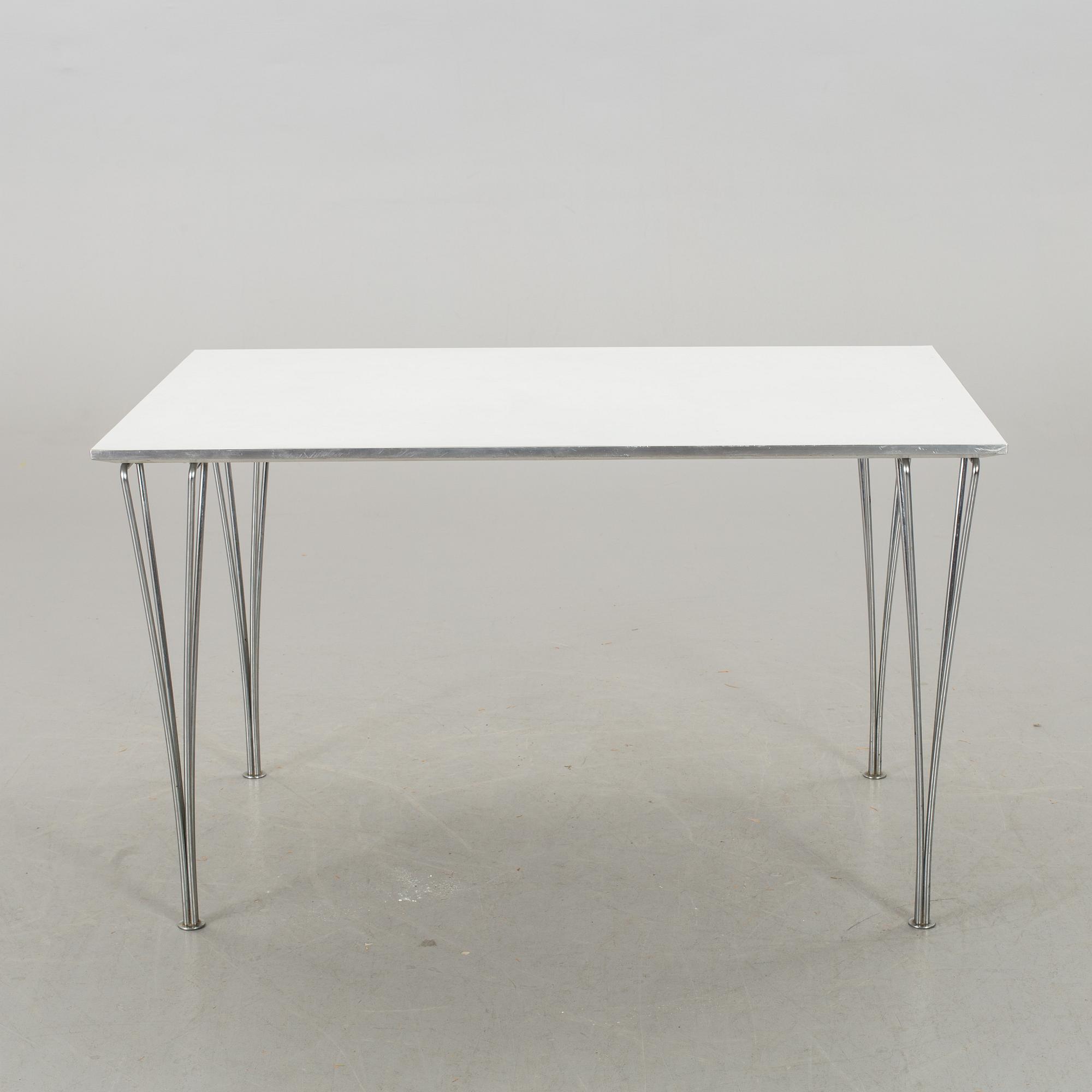 BRUNO MATHSSON & PIET HEIN, bord, för Fritz Hansen. 1981.