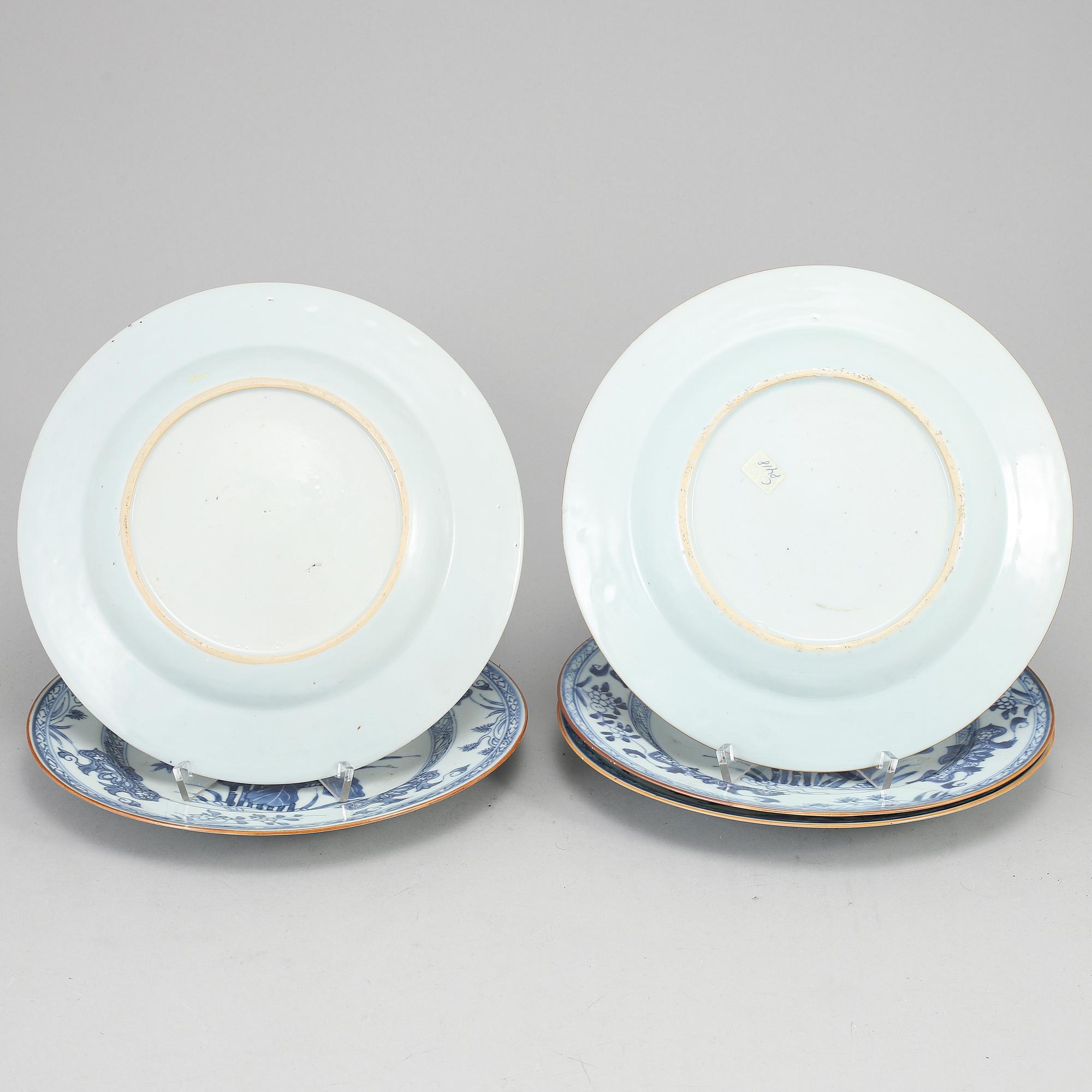 A set of five blue and white dishes, Qing dynasty, Qianlong (1736-95).