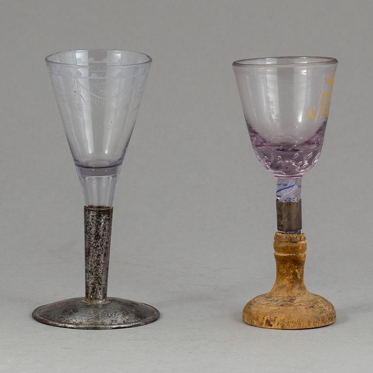 GLAS, 2 stycken, 1700/1800-tal.
