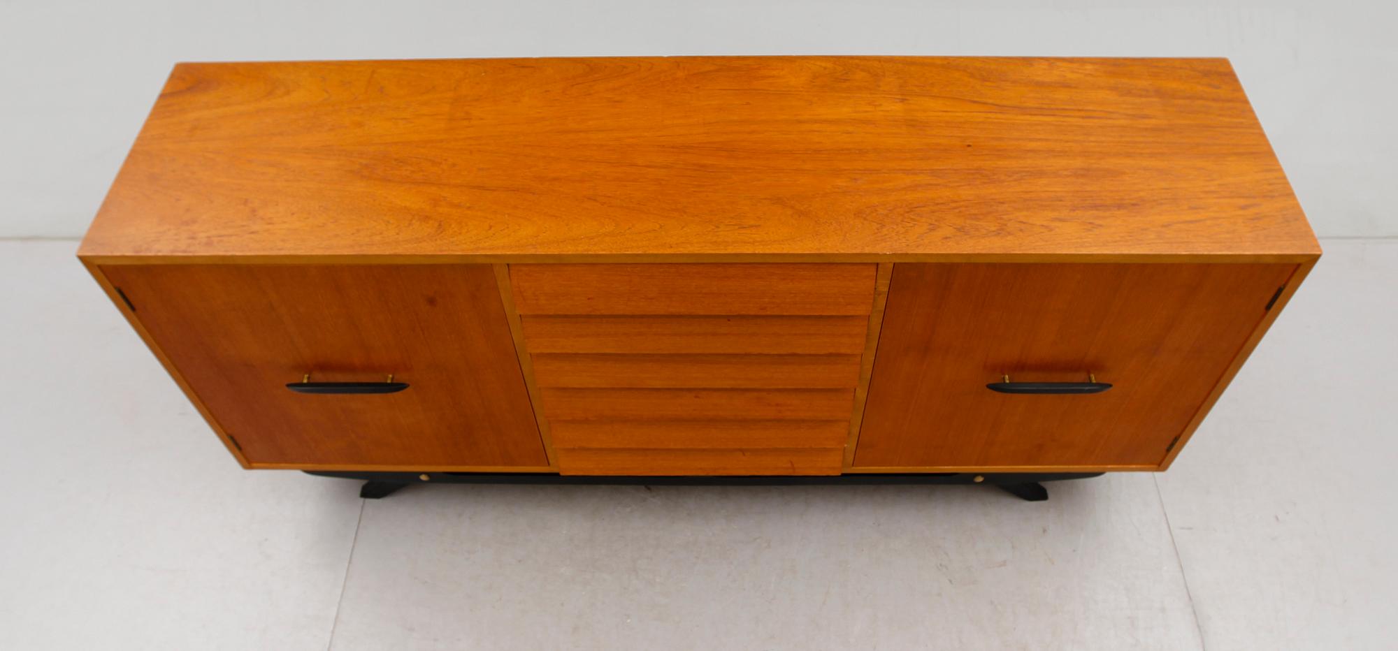 SIDEBOARD, 1900-talets mitt.
