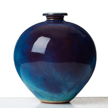 Berndt Friberg, a stoneware vase, Gustavsberg studio, Sweden 1975.