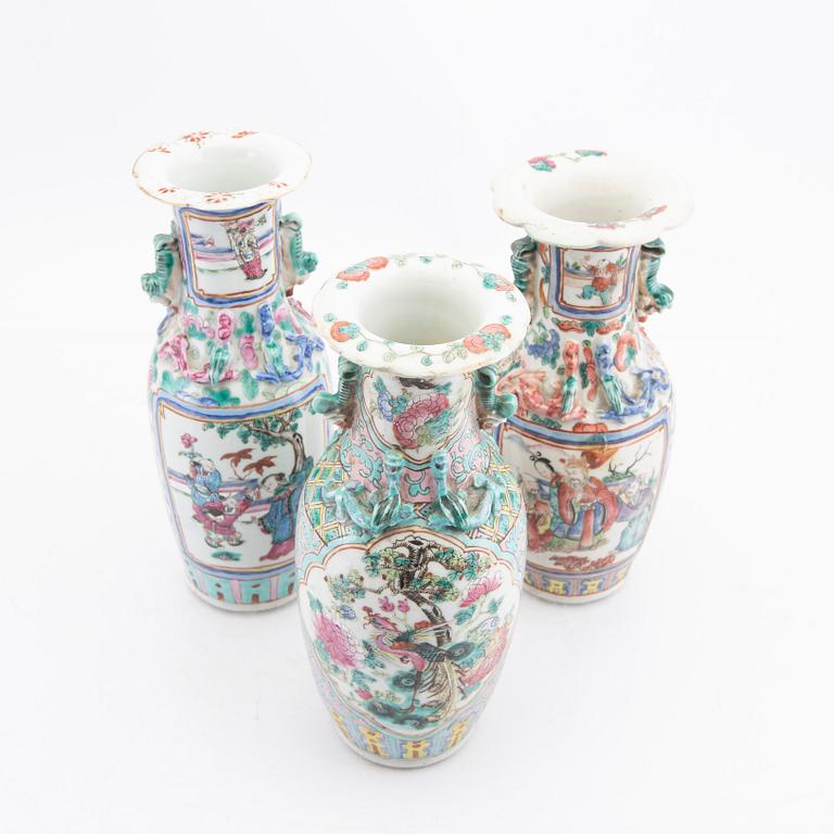 A set of three Chinese porcelain vases 19th/20th century.